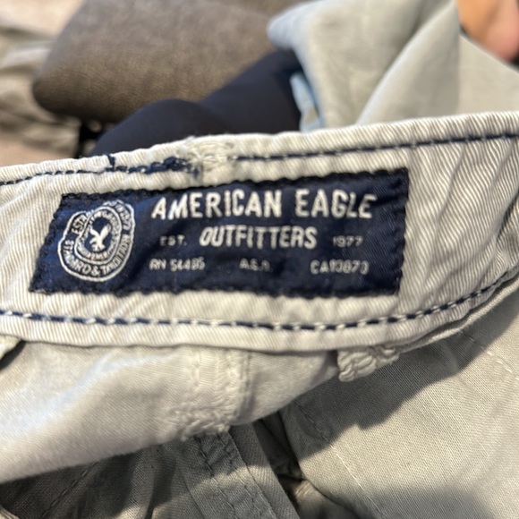 American Eagle Cargo Shorts - Picture 4 of 5